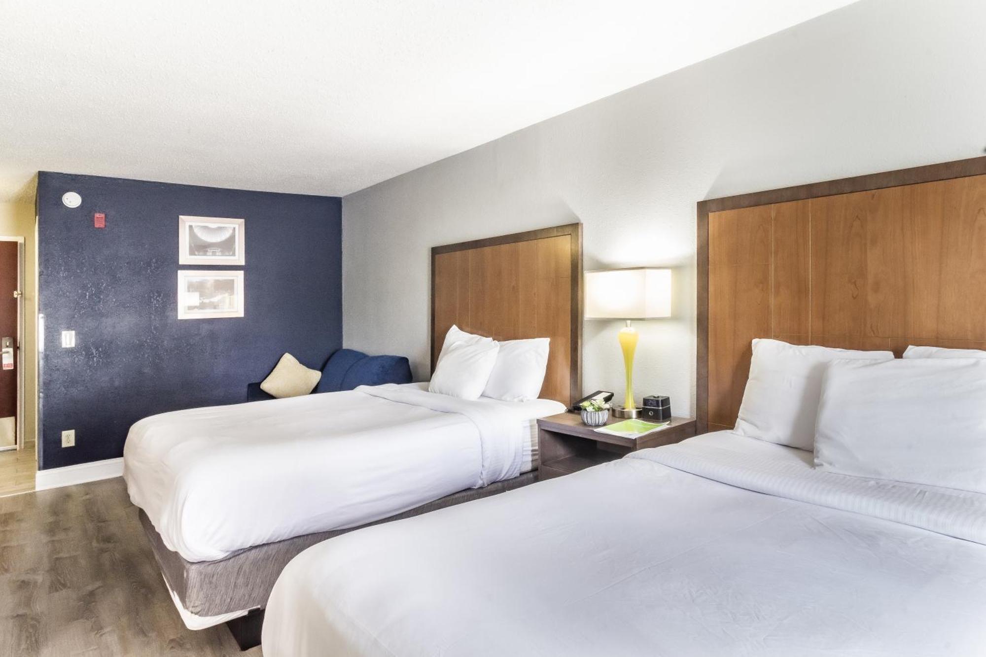 La Quinta Inn By Wyndham Richmond South Exterior photo